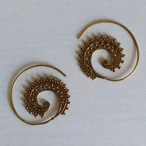 Handmade gold tone metal spiral circle hoops